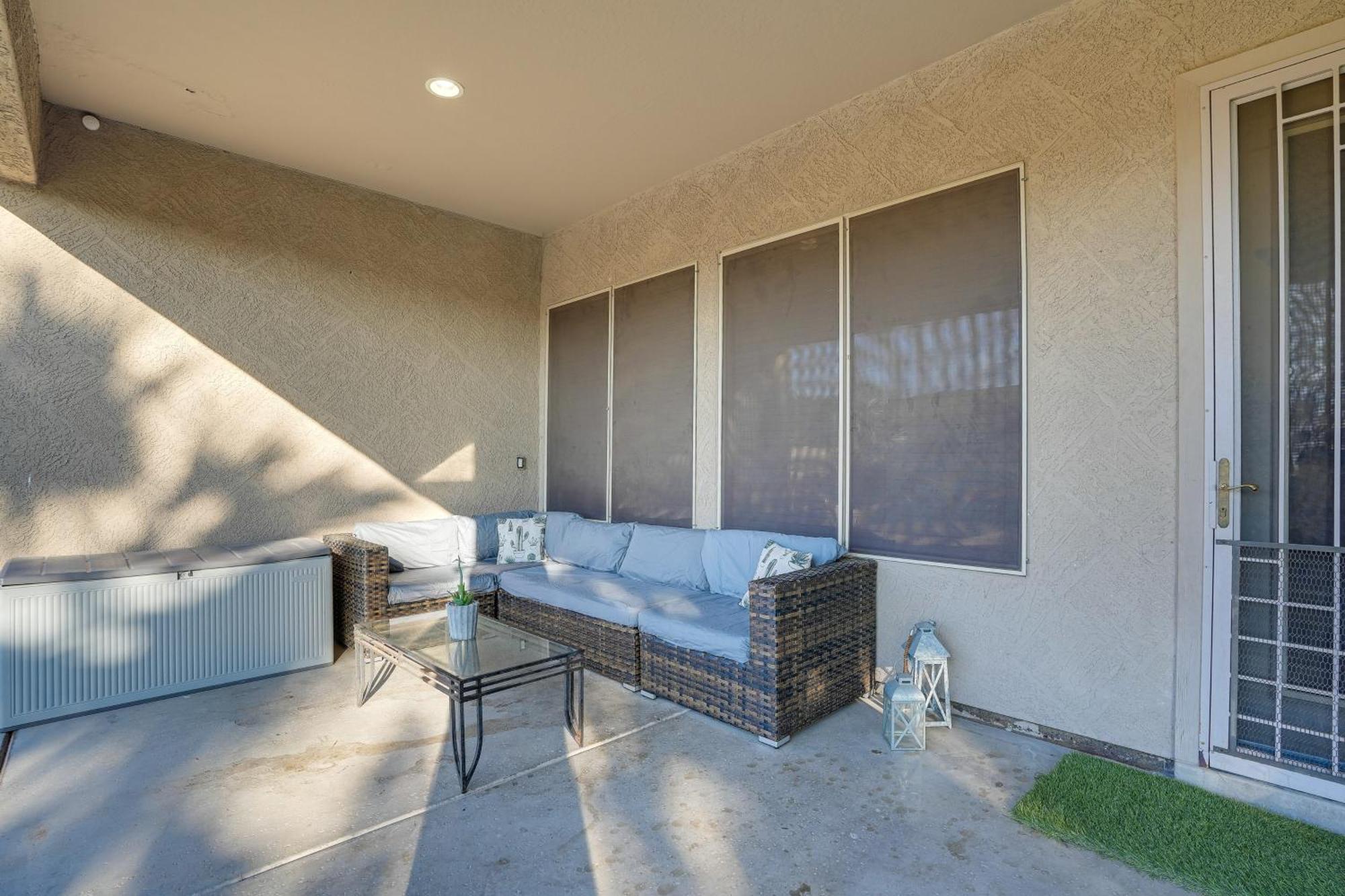 Goodyear Group Getaway With Pool And Putting Green Bagian luar foto