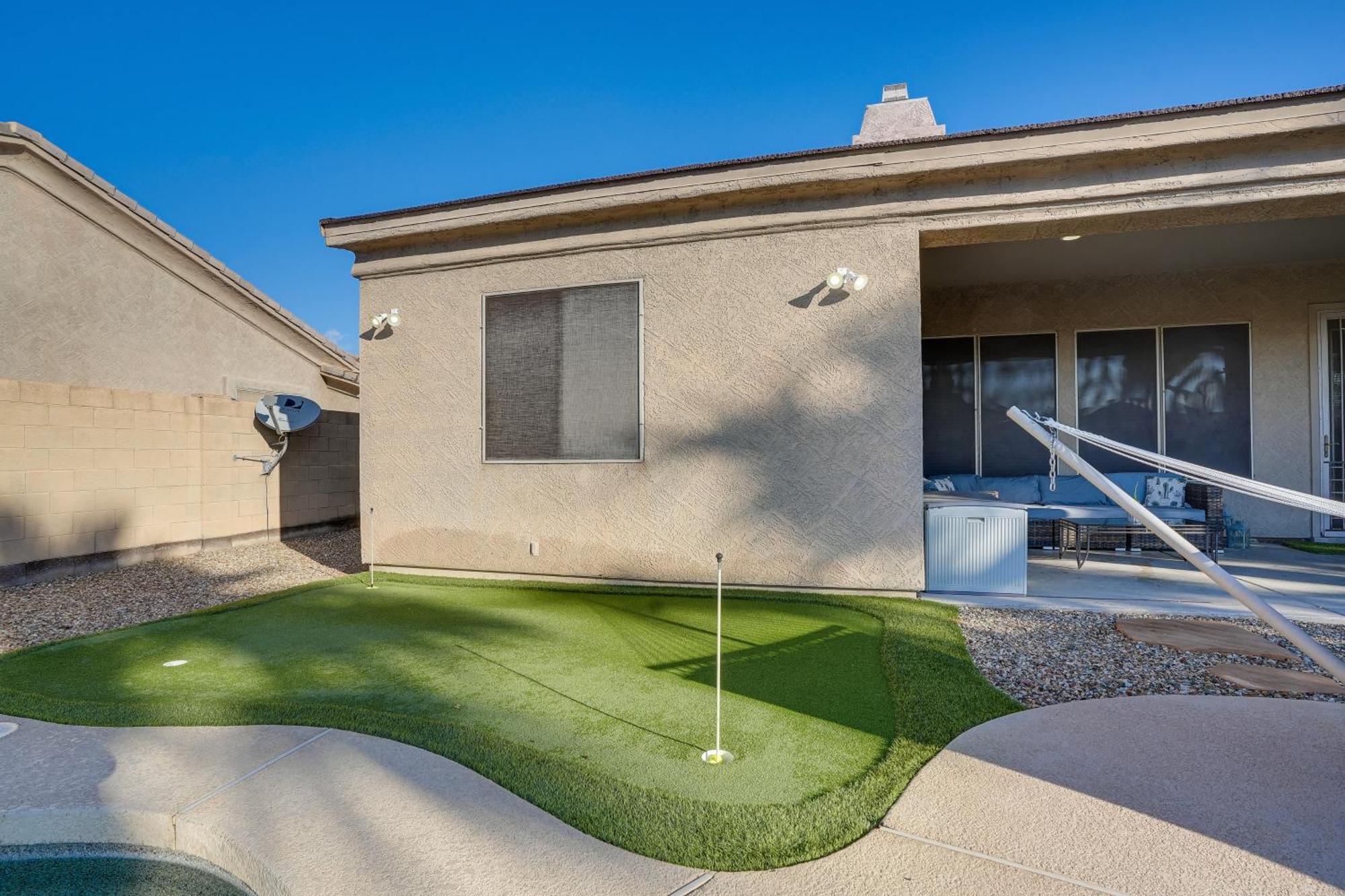 Goodyear Group Getaway With Pool And Putting Green Bagian luar foto