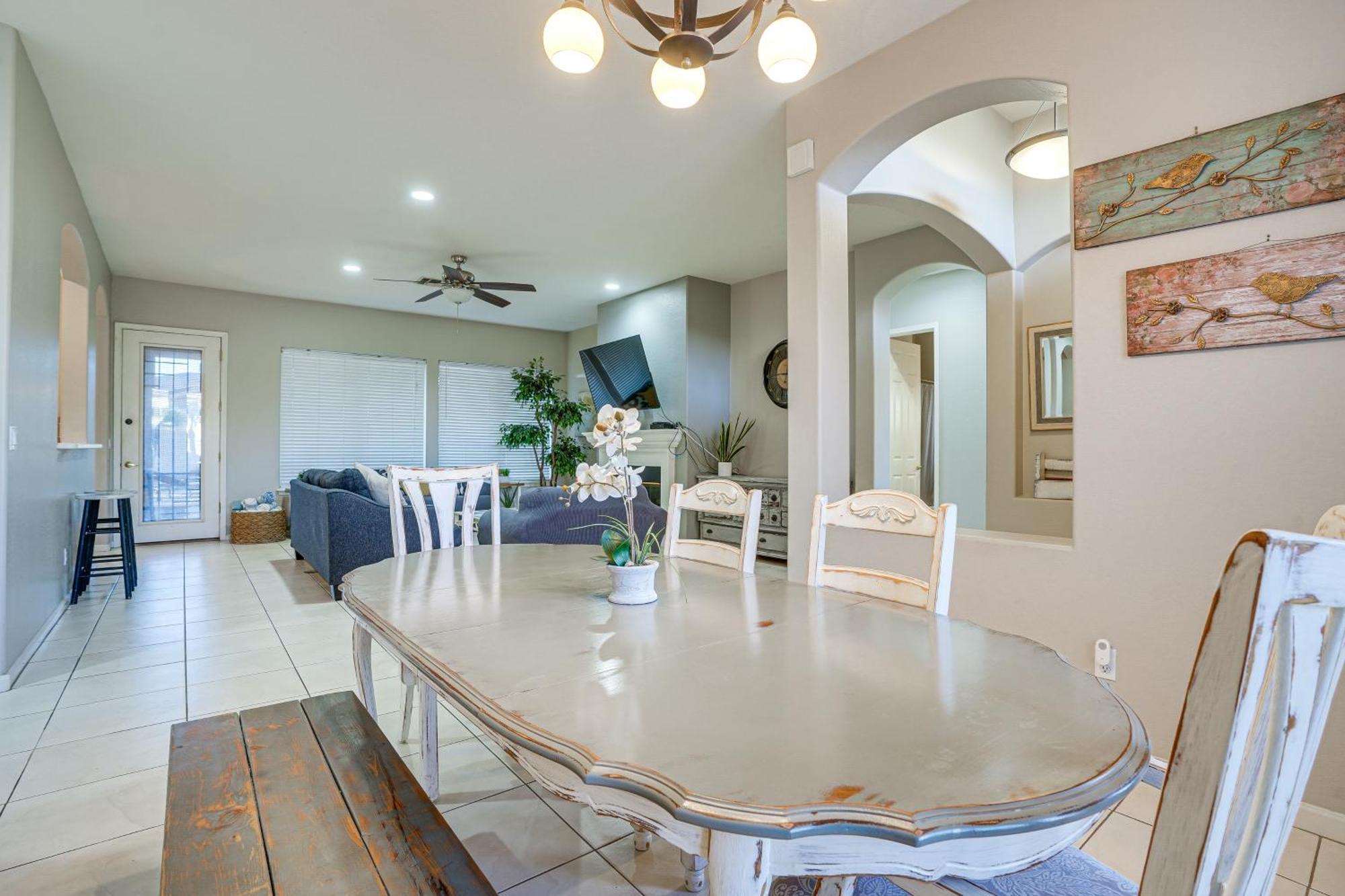 Goodyear Group Getaway With Pool And Putting Green Bagian luar foto